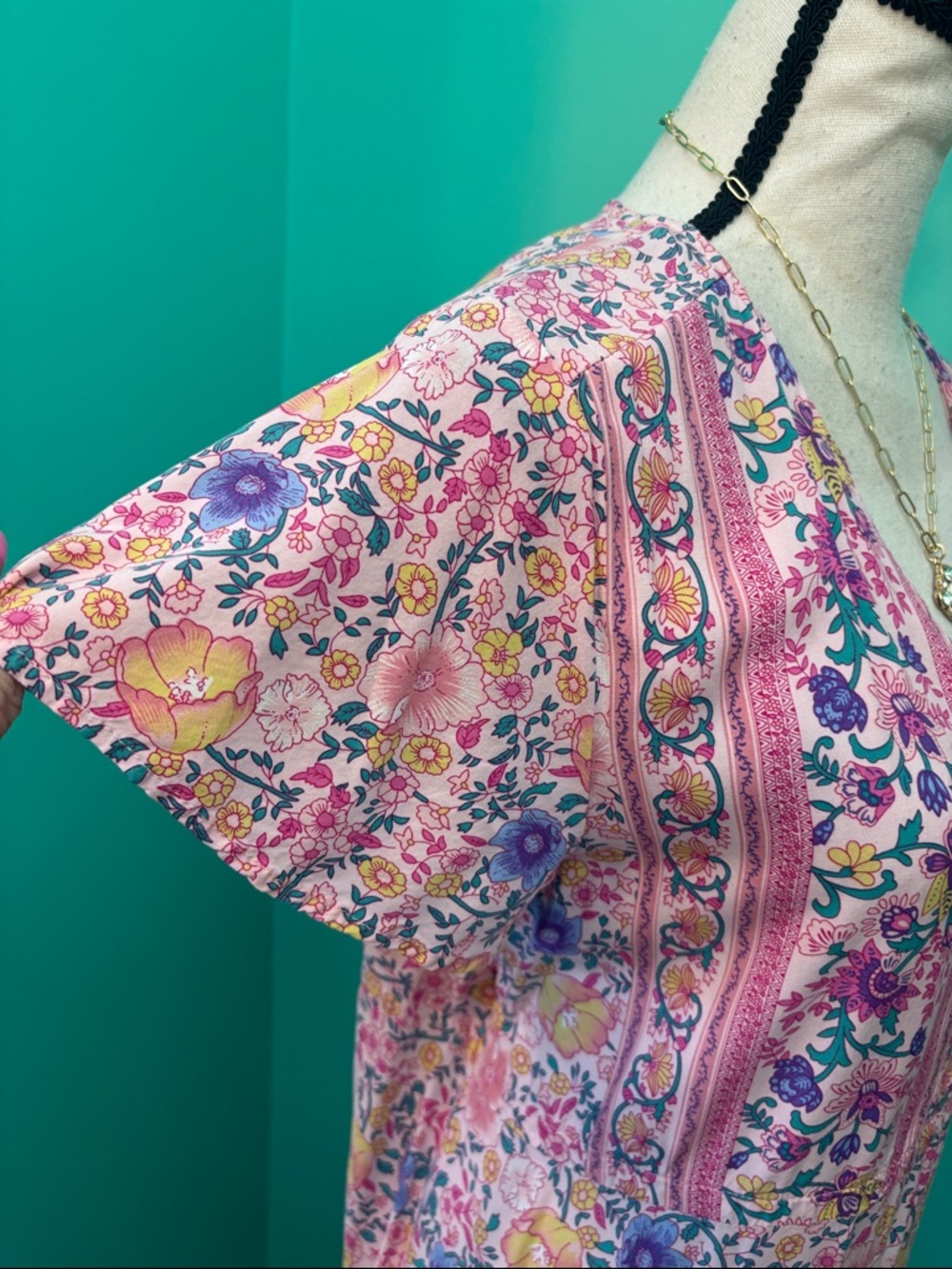 Pink Floral V-Neck Maxi Dress with Short Sleeves - Picture 5 of 16